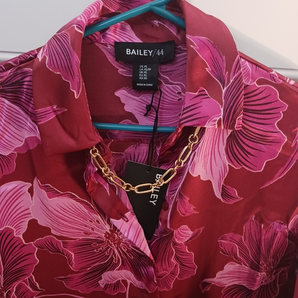 - Bailey/44 Satin Charmeuse Fabric Blouse NWT Sz XS - Picture 3 of 8